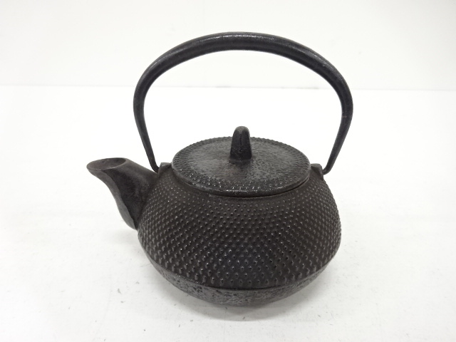 南部鉄器　霰地紋　小鉄瓶